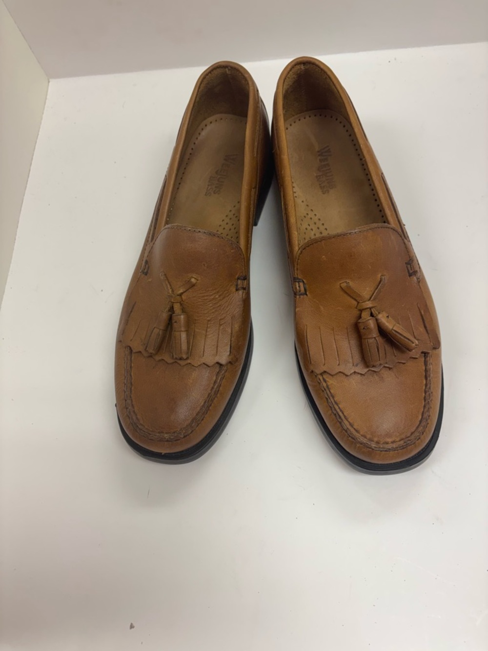 BASS WEEJUN TASSEL LOAFER SLIP ON SHOE MARIETTA II SIZE MEN 8 1/2 WIDE  TAN